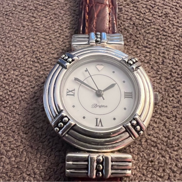 Brighton Manhattan Women's Silver Tone Quartz Watch New Battery Reversible - Picture 2 of 6